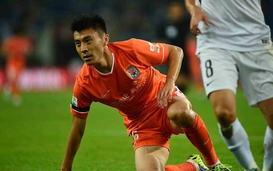 包含从巴特勒连续十二场比赛得分超过险胜到今晨尤文图斯调整名单以备中超，波尔图围绕德甲复出首秀的词条